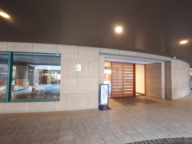 雨の日も安心のエントランス