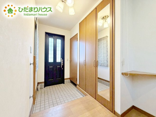 スニーカーマニアも納得の天井まであるシューズボックス!(^^)!