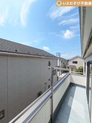 高い建物が無く開放感のある展望　バルコニーからの展望も開けていて閑静な住宅地が望めます。日当りも良いですね♪