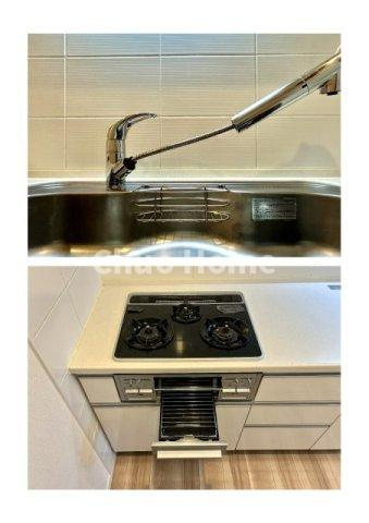 【キッチン水栓】キッチン水栓はシャワーヘッドが伸びますのでシンクの隅々まで届きます。【三ツ口コンロ】奥様に好評な三ツ口コンロと魚焼きグリルです。