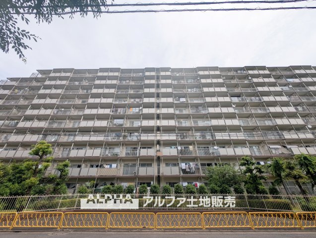 Appearance】　◆外観◆10階建てのマンション。周辺には買い物施設や医療施設がそろい、日々の生活にも便利な住環境です。