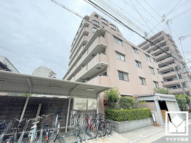 安心・安全な暮らしをサポートするオートロックシステムを完備。TVモニター付きインターホン対応です。