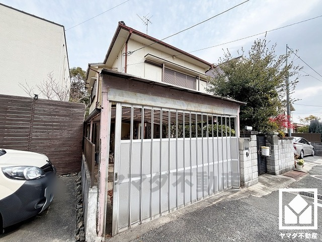 平坦地のため建築コストが抑えられ、建物設計の自由度が高まります。バリアフリー設計にも適しています。自転車やベビーカーでの移動も楽ちんです。
