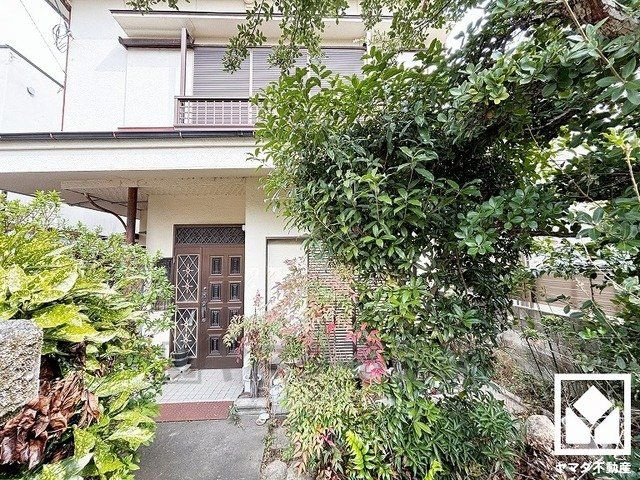 周囲にはすでに建物が建っていますので、実際の採光状況や窓の位置なども事前にご確認いただけます。