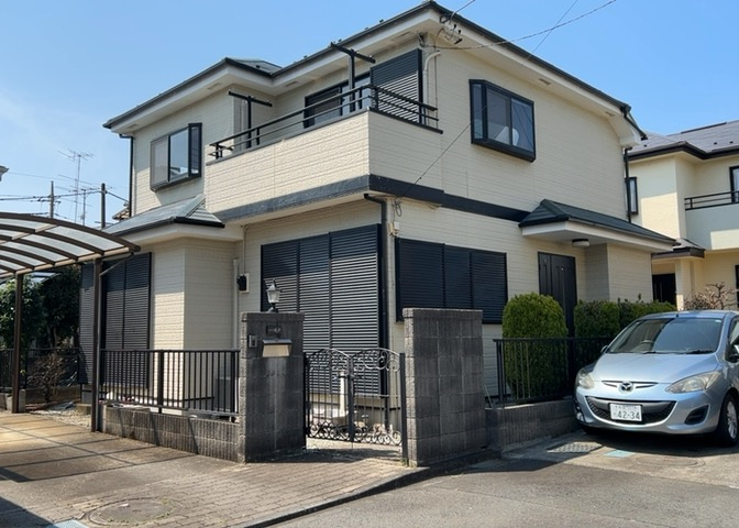 道幅が広い場所は日当たりや風通が良好です。幅が広いのですれ違いも可能ですし大きな車でも駐車可能！一方で、大型車が通ることも多くなるため交通量の増加により騒音に繋がります。また土地の値段が高くなります。