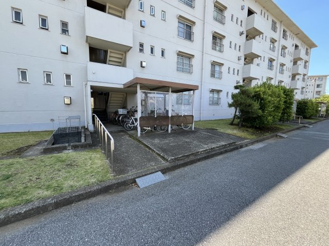 エントランス横のゴミ置き場です！
