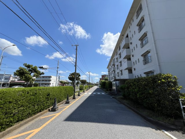 棟前の通路です！