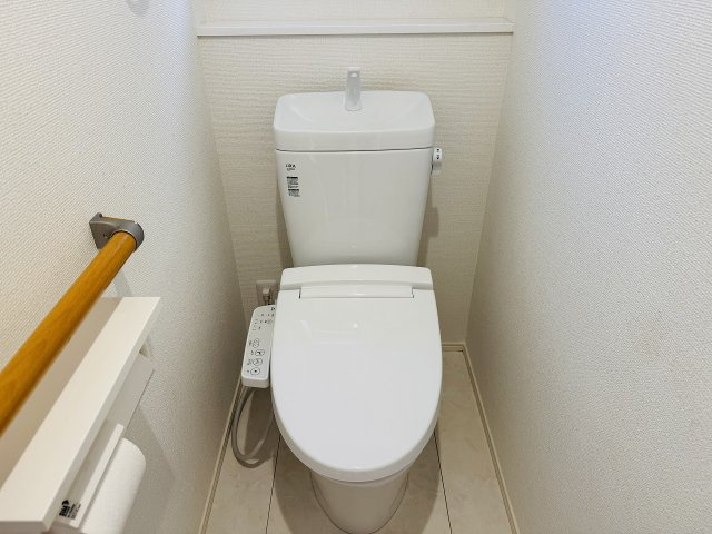 ～暖房温水洗浄機能付きトイレ　冬場は特に嬉しい機能ですね～