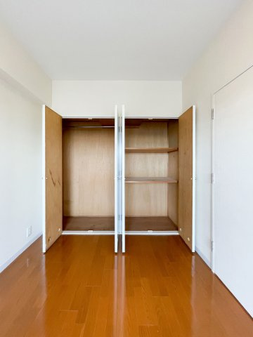 洋室約5.5帖の収納