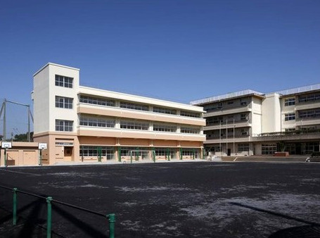 横浜市立都田西小学校まで（130ｍ）お子様も安心の距離学校行事も参加しやすいですね