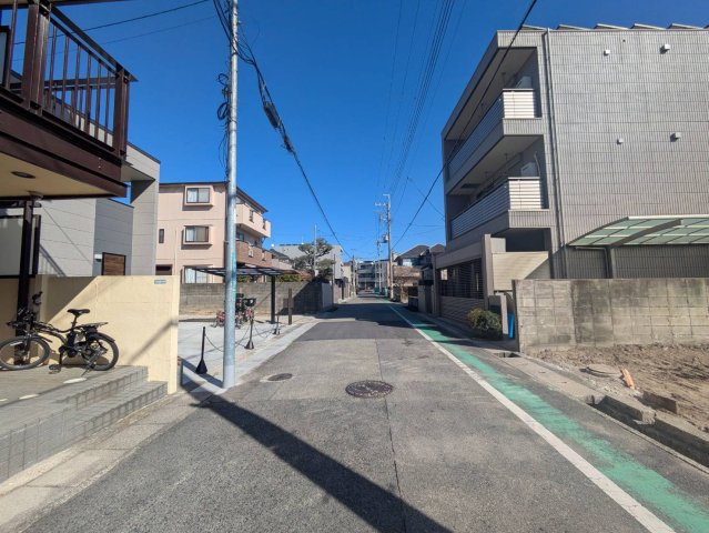 北側前面道路を含む