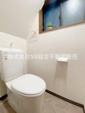 1Fトイレは温水洗浄便座なしです。