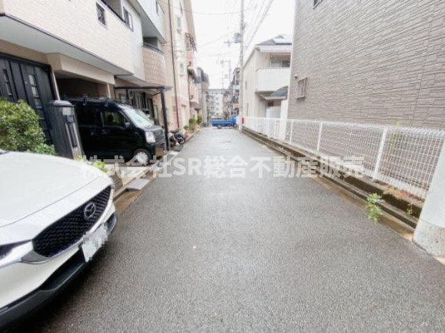 前面道路含む現地写真です