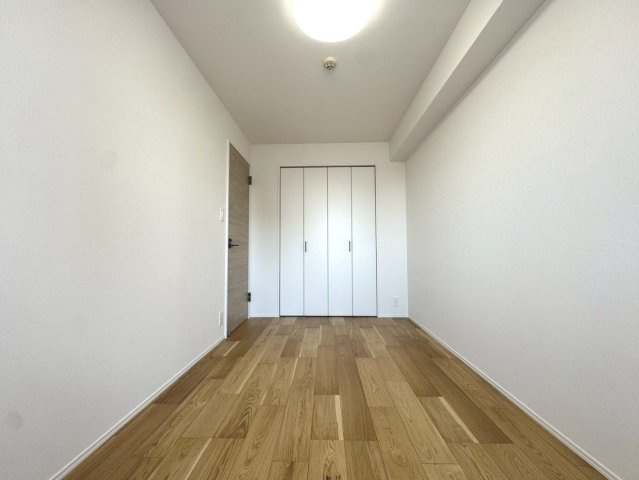 【居室】 　デザイン性の高い内装は、お住まいになる方のアイディア次第で素敵な空間となります。あなた色に仕上げてください。               　