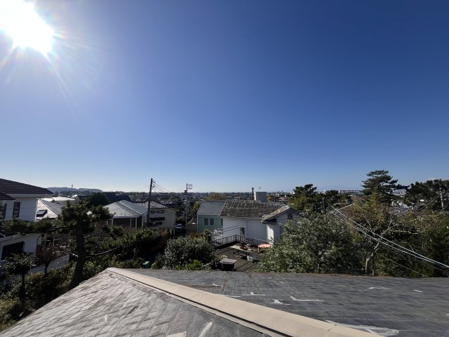 物件南西側の眺望になります、江ノ島や伊豆半島も眺める事ができます。　花火大会も鑑賞する事ができます。
