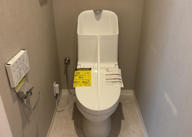 トイレは大きさや形、機能、抗菌性などが異なる多種多彩なタイプが各メーカーから出ています。それぞれに良さがあるため、事前にどういったタイプのトイレがいいのかをご家庭内で決めて、内見に行くといいでしょう。