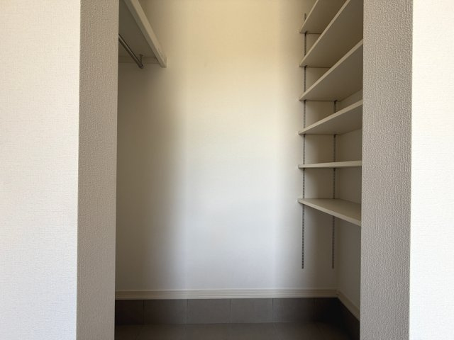 16号棟　LDK18帖　設計段階から通風・採光を計算してありますので、心地の良い快適な環境を実現しています。（※インテリアはCGによる合成です）