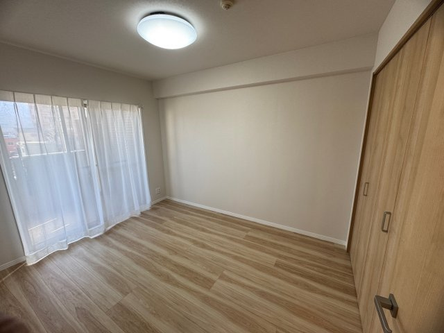 広々とした洋室です
