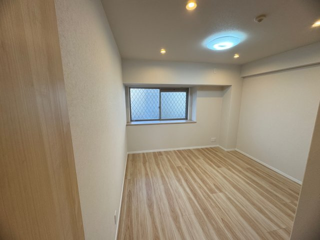 明るい洋室です