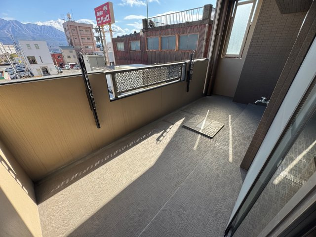 落ち着いた時間を過ごせるバルコニーです