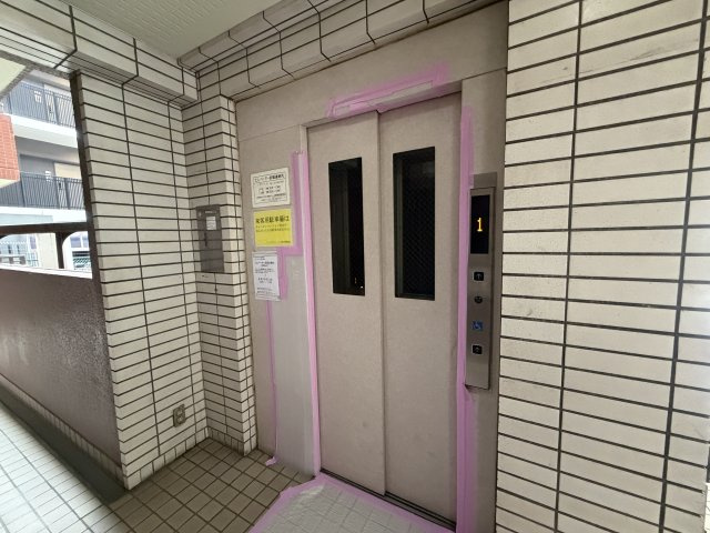 エレベーターがあり、ベビーカーや車いすでも安心です
