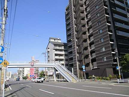前面道路含む外観