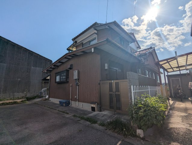 カーポート付き駐車場