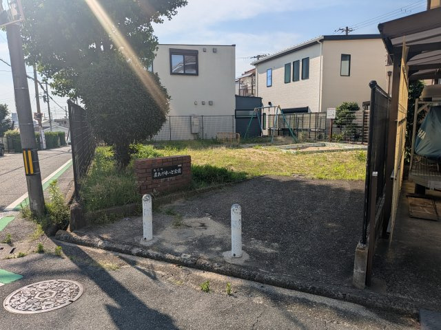 現地から徒歩2分に公園ございます♪
