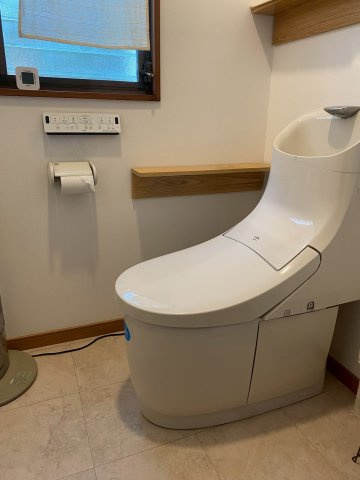 トイレは2つあり、キッチンや浴室と同時期にリフォームされています。