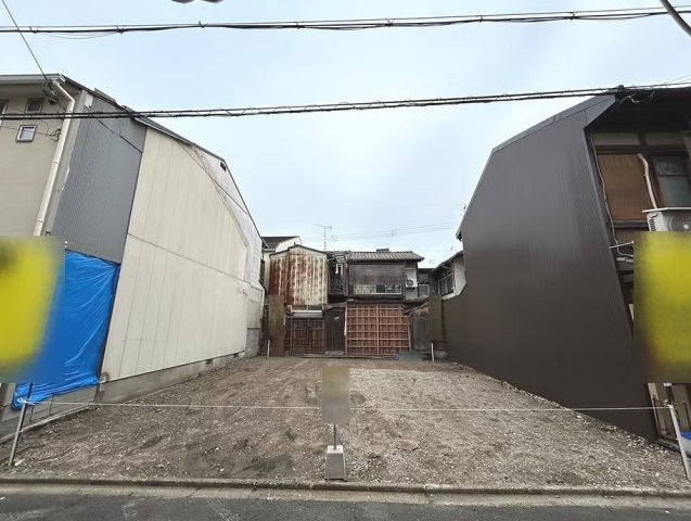 《現地》