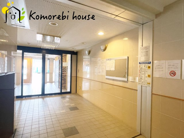 落ち着いたエントランスです