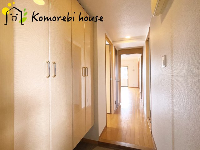 明るい玄関です