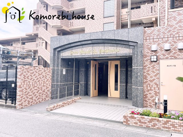 ゆとりのあるエントランスです