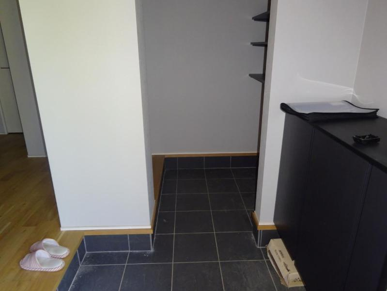 土間の玄関シューズクロークならアウトドア用品やベビーカーも土汚れを気にせずスッキリ収納できます！