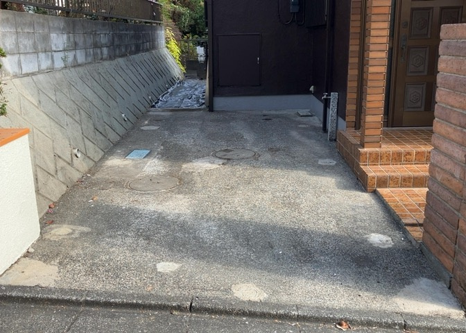 駐車場と明記されていても、最小スペースでつくられた駐車場だと大型車は駐車できなかったり、出入りしにくくなったりする可能性があります。お車のサイズと購入したい物件の駐車場のサイズを現地で確認しましょう。