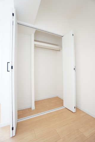 クローゼット付きで大切なお洋服や大きなお荷物も収納可能です！安心の契約不適合2年付き♪