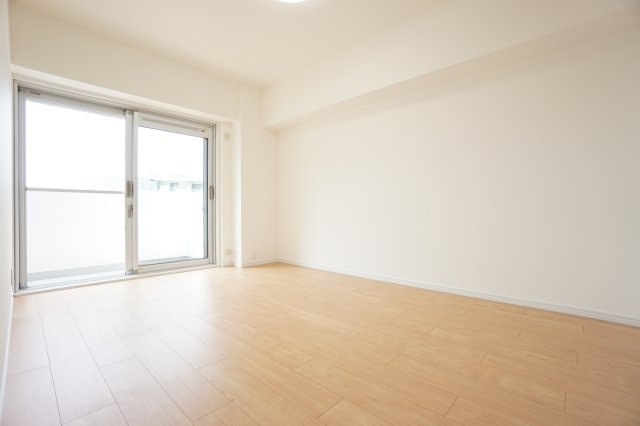 明るい洋室です♪全居室エアコン設置可能です！住宅ローンのご相談も承ります。名東区で物件をお探しの方はニッカ不動産まで！