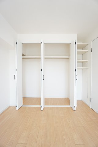 大型クローゼット付き！可動棚付きで小物の置場もあります！全居室エアコン設置可能♪ニッカ不動産お勧め物件♪名東区で物件をお探しの場合はニッカ不動産まで！