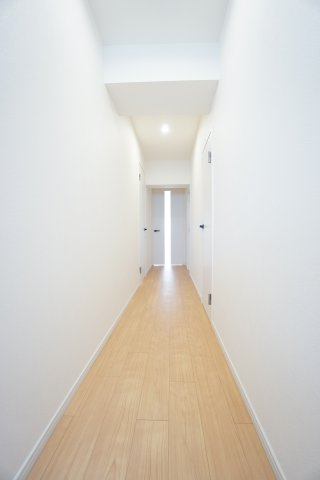 全室フローリング、クロス貼替、建具交換済み♪内装も水回り設備も新品交換済み！即日入居可能です！