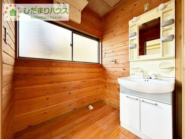 シンプルで使い勝手の良い独立洗面台！