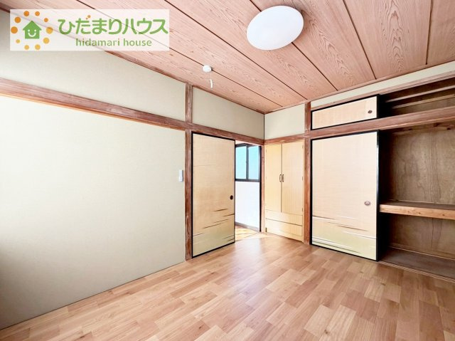 大きなベッドを置いても余裕の広さの主寝室♪