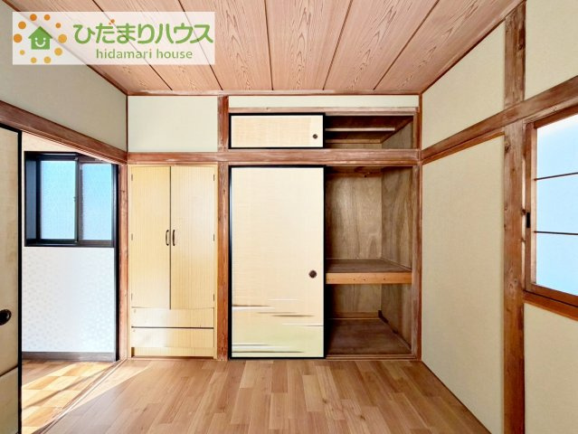 ちょこっとした収納があることで、消耗品のストックをするのにも便利です☆