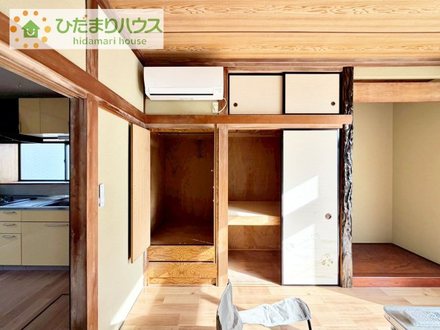 ちょこっとした収納があることで、消耗品のストックをするのにも便利です☆