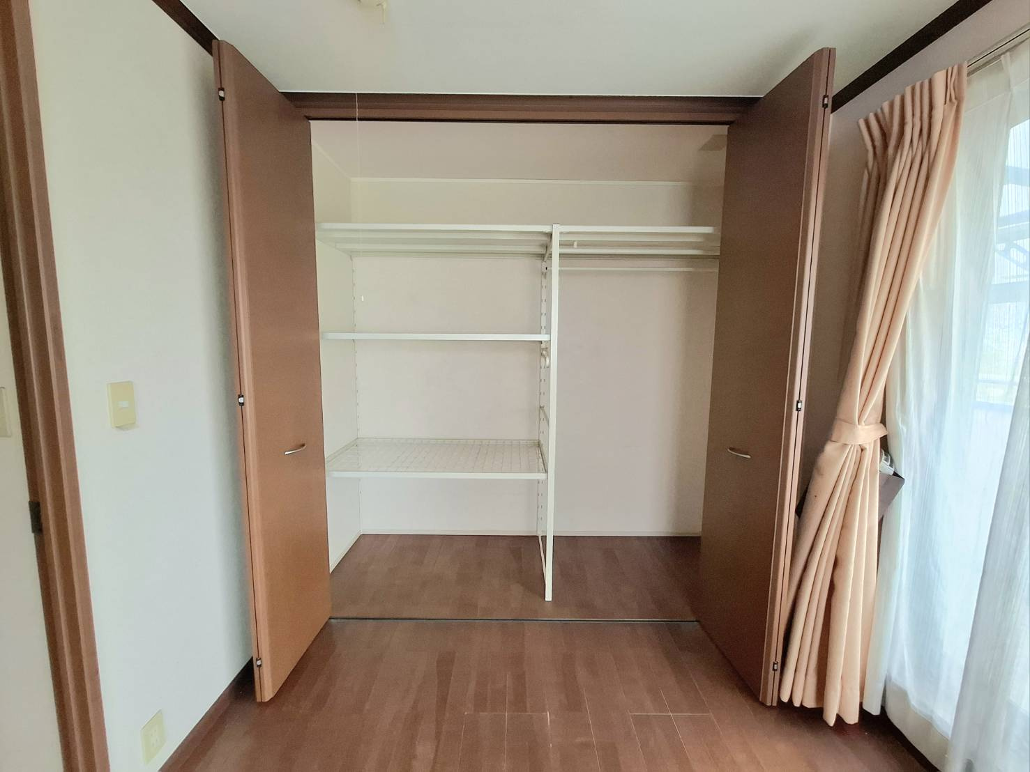 大容量のなので、衣類だけでなく季節家電や大型荷物も一括管理でき、衣替えも不要にできそうですね！