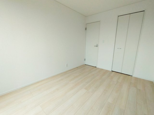 2階6.0帖/バルコニーと繋がり開放感あるお部屋。