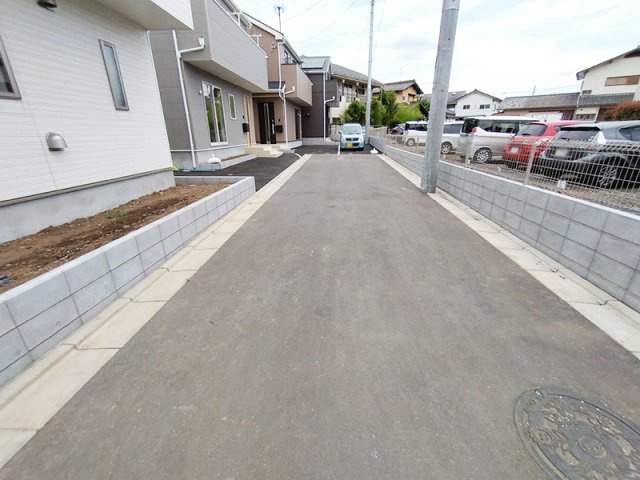 教育施設や商業施設が近く暮らしに便利な住環境。