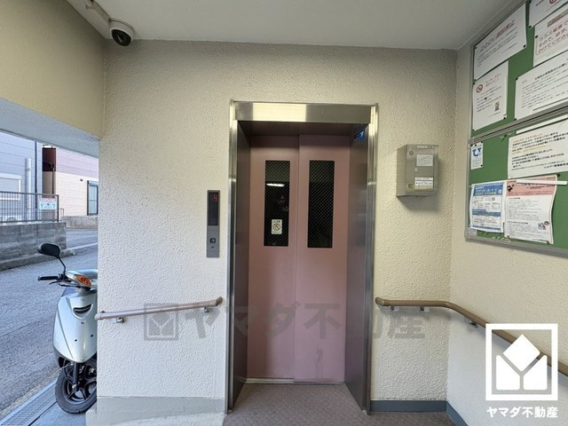 防犯カメラが設置されておりセキュリティにも配慮されています。