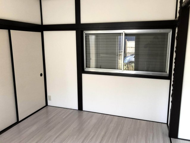 1階、約6.5帖の洋室です
