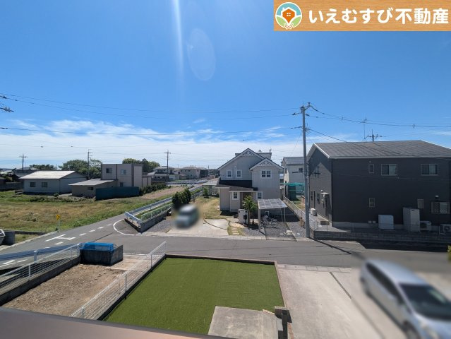 高い建物が無く開放感のある展望　バルコニーからの展望も開けていて閑静な住宅地が望めます。日当りも良いですね♪