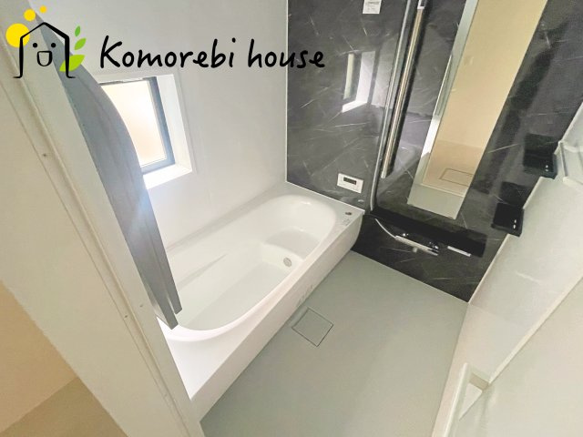 コンパクトで使いやすいお風呂です